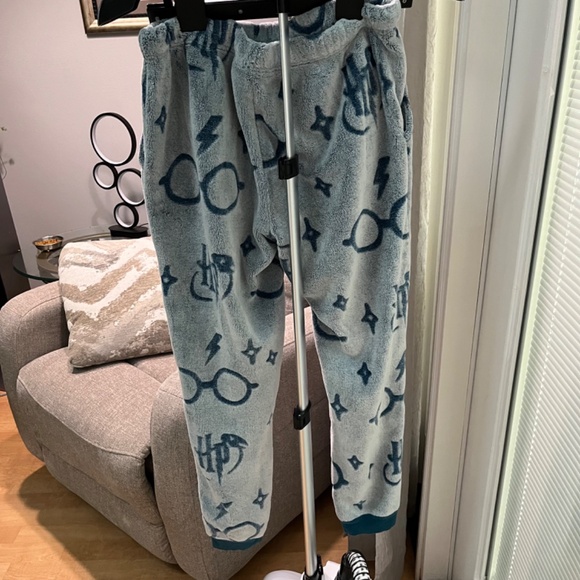 EUC Harry Potter Pajama Set for Ladies/Girls; Harry Potter Wizarding World - Picture 3 of 15